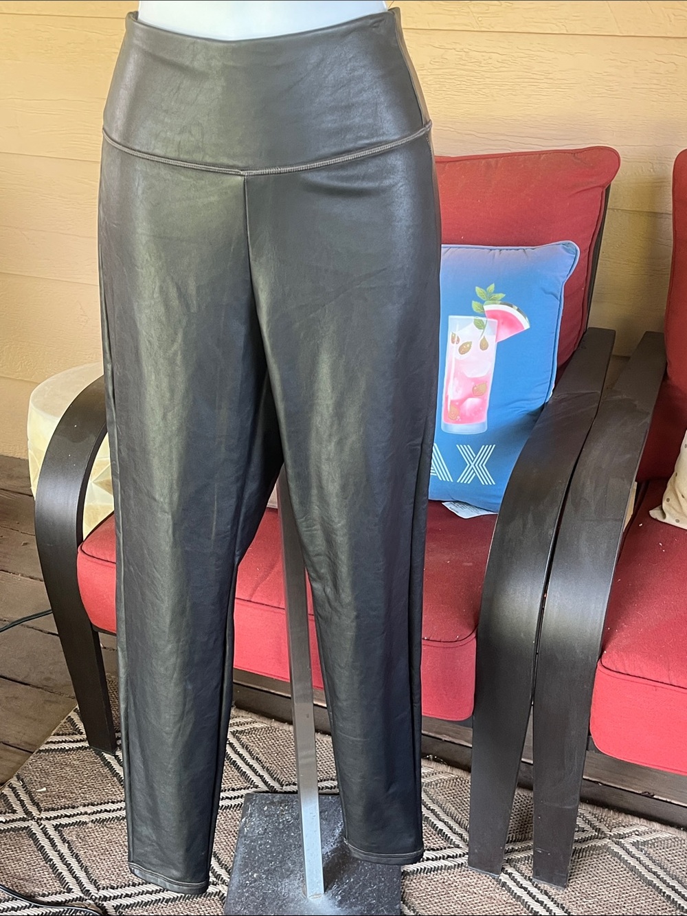 EUC Athleta Black Faux Leather Leggings Sz M